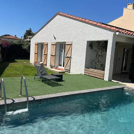 Single-story With Pool Βίλα